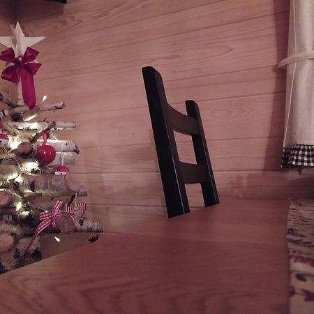 Vodenica Vrelo Chalets Vrelo Korenicko Phòng bức ảnh