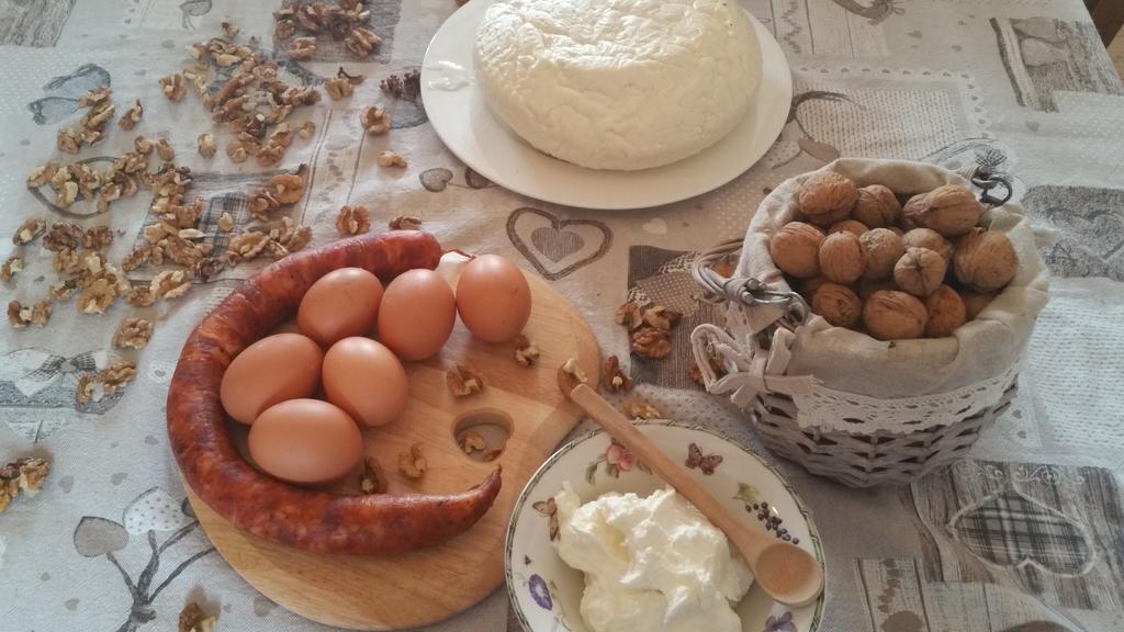 Vodenica Vrelo Chalets Vrelo Korenicko Ngoại thất bức ảnh