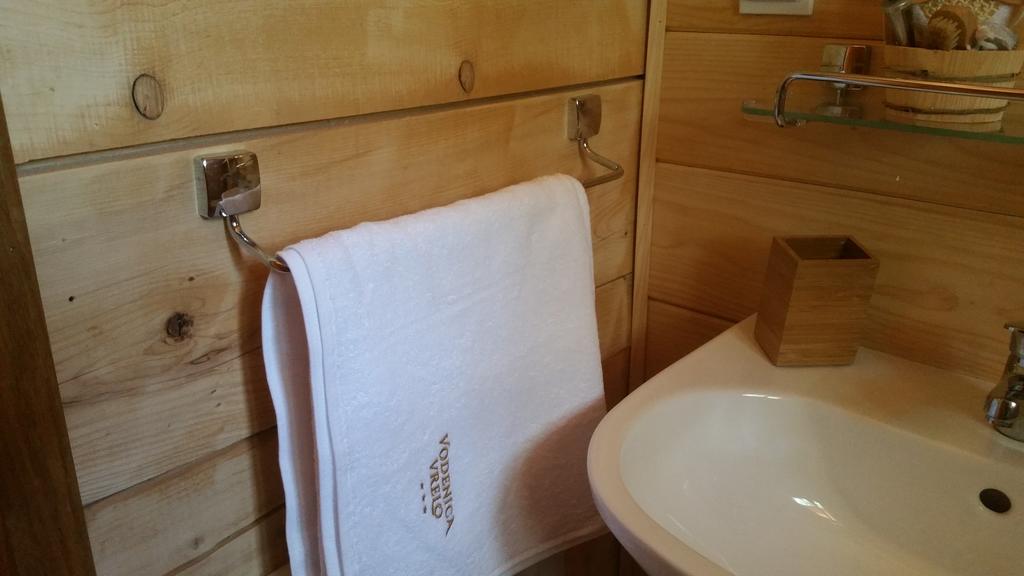 Vodenica Vrelo Chalets Vrelo Korenicko Ngoại thất bức ảnh