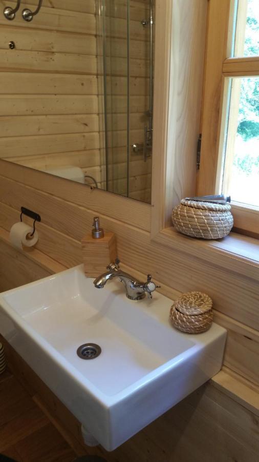 Vodenica Vrelo Chalets Vrelo Korenicko Ngoại thất bức ảnh